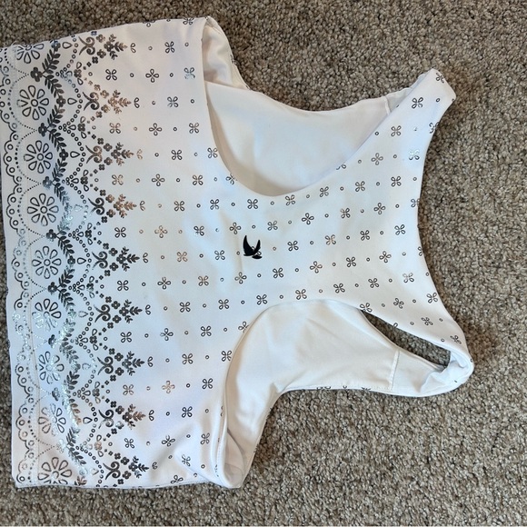 Glyder Sports Bra Cropped Shirt. Metallic silver pattern. Shelf bra. Like new. S - Picture 7 of 13